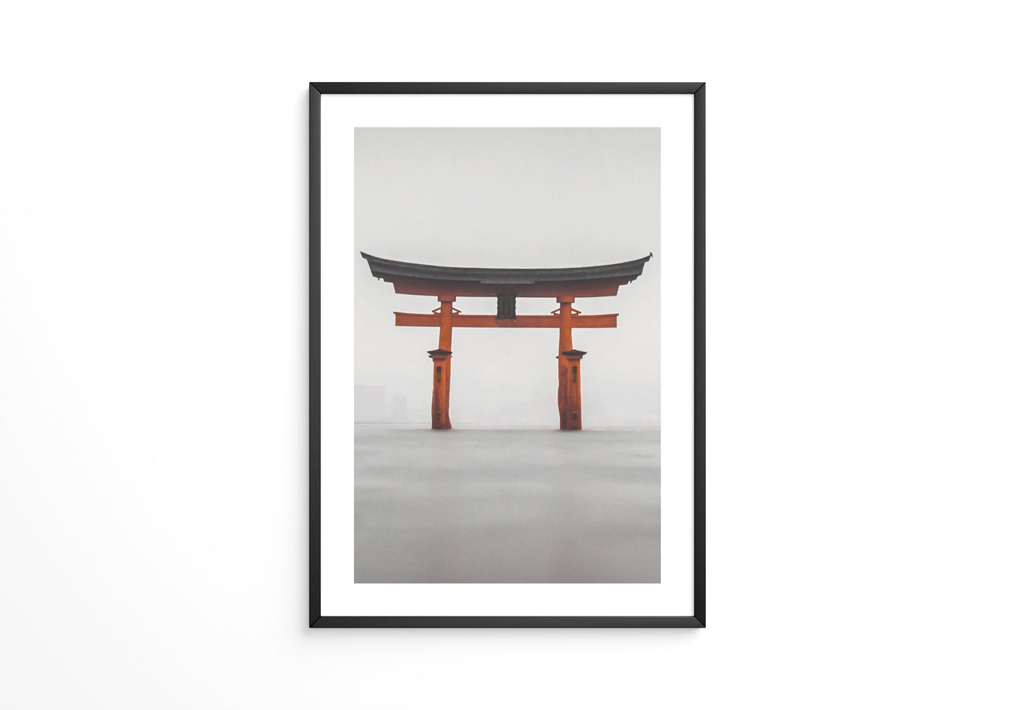 Torii im Nebel Meer
