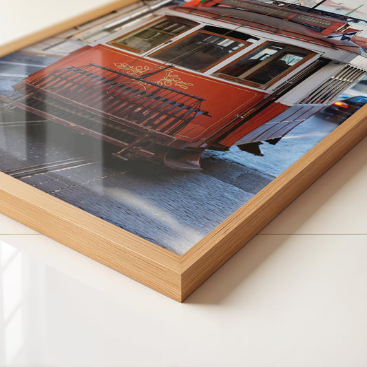 Rote Straßenbahn Lissabon retro