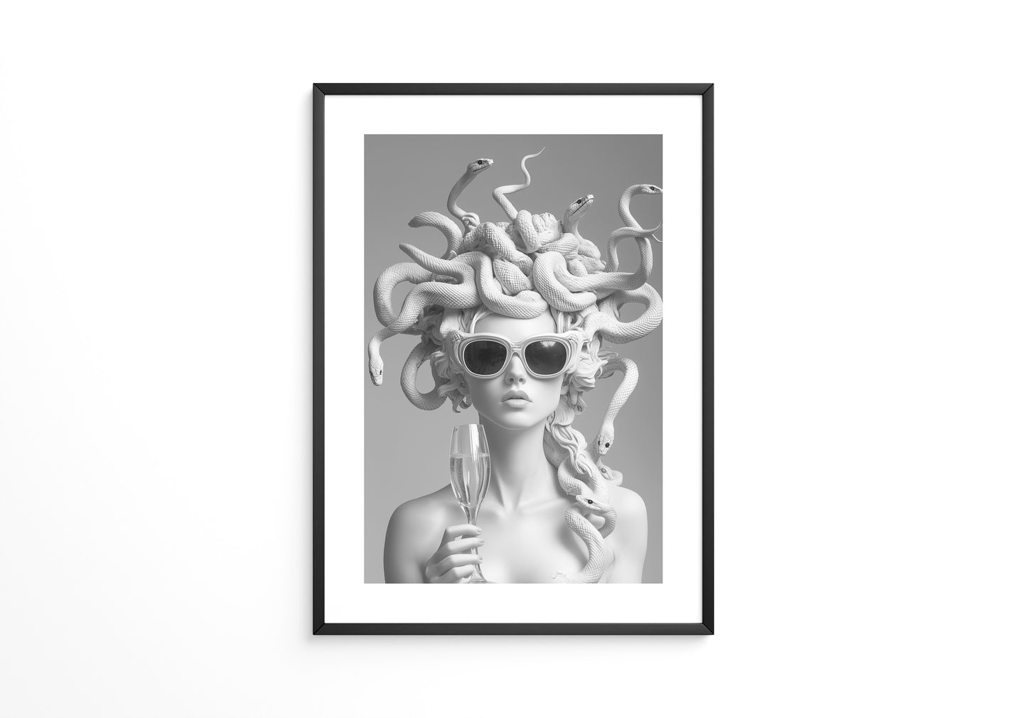 Medusa Modern S/W Glamour