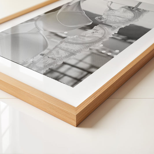 BH auf Wäscheleine Schwarzweiß