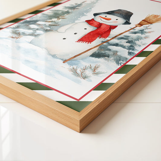 Schneemann mit rotem Schal Winterwald