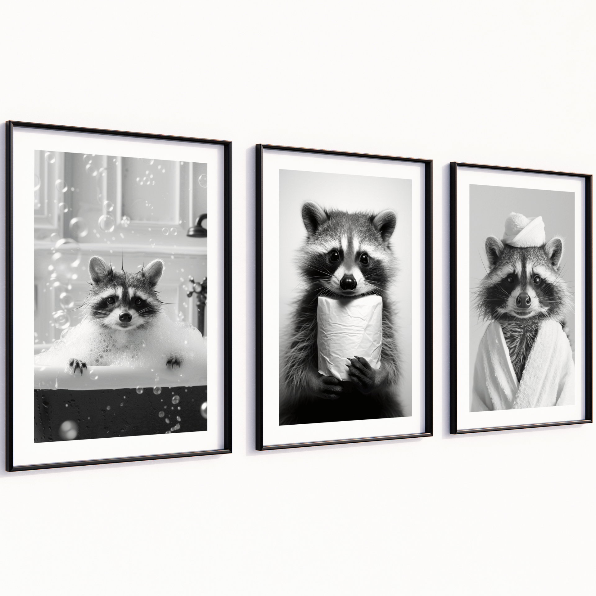 Poster Set „Badespaß“ – Waschbär Trio fürs Badezimmer