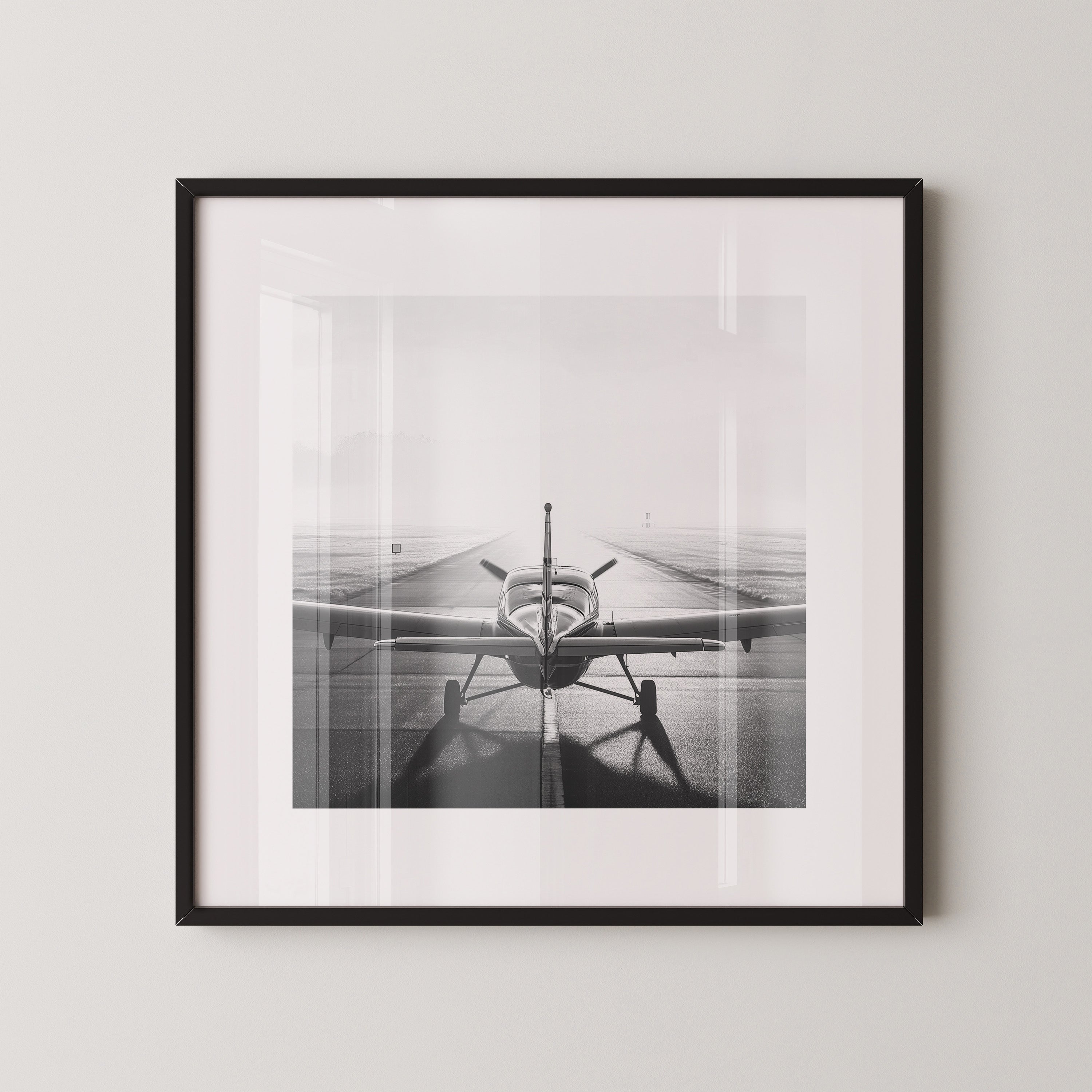 Flugzeug Startbahn Nebel Schwarzweiß
