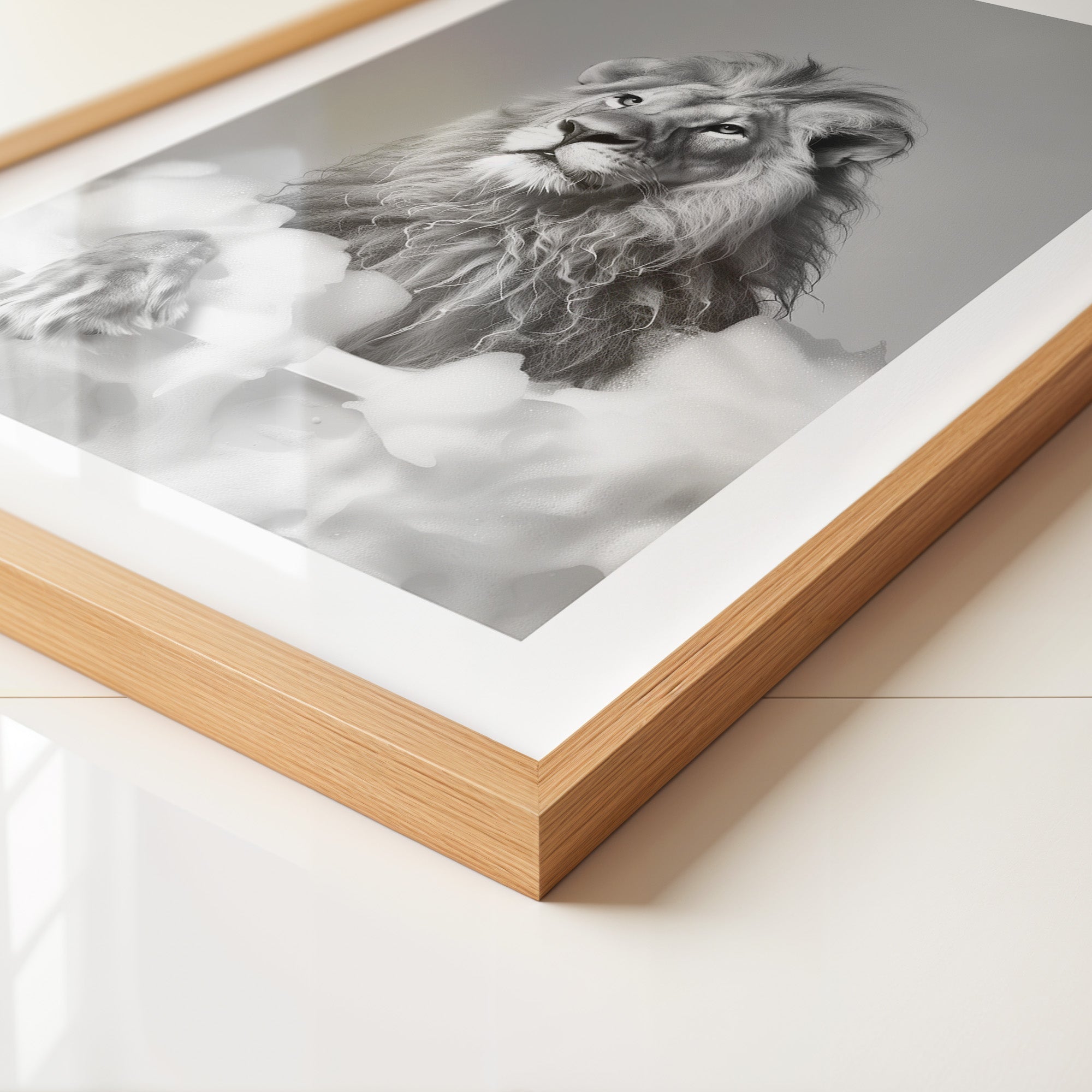 Löwe Badewanne Schwarzweiß