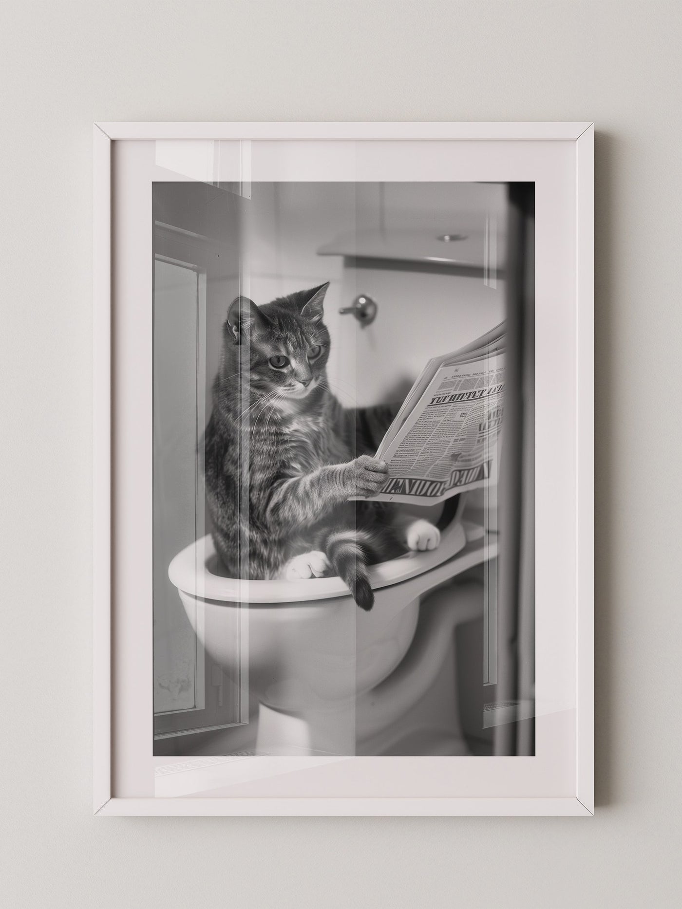 Zeitungslesende Katze S/W