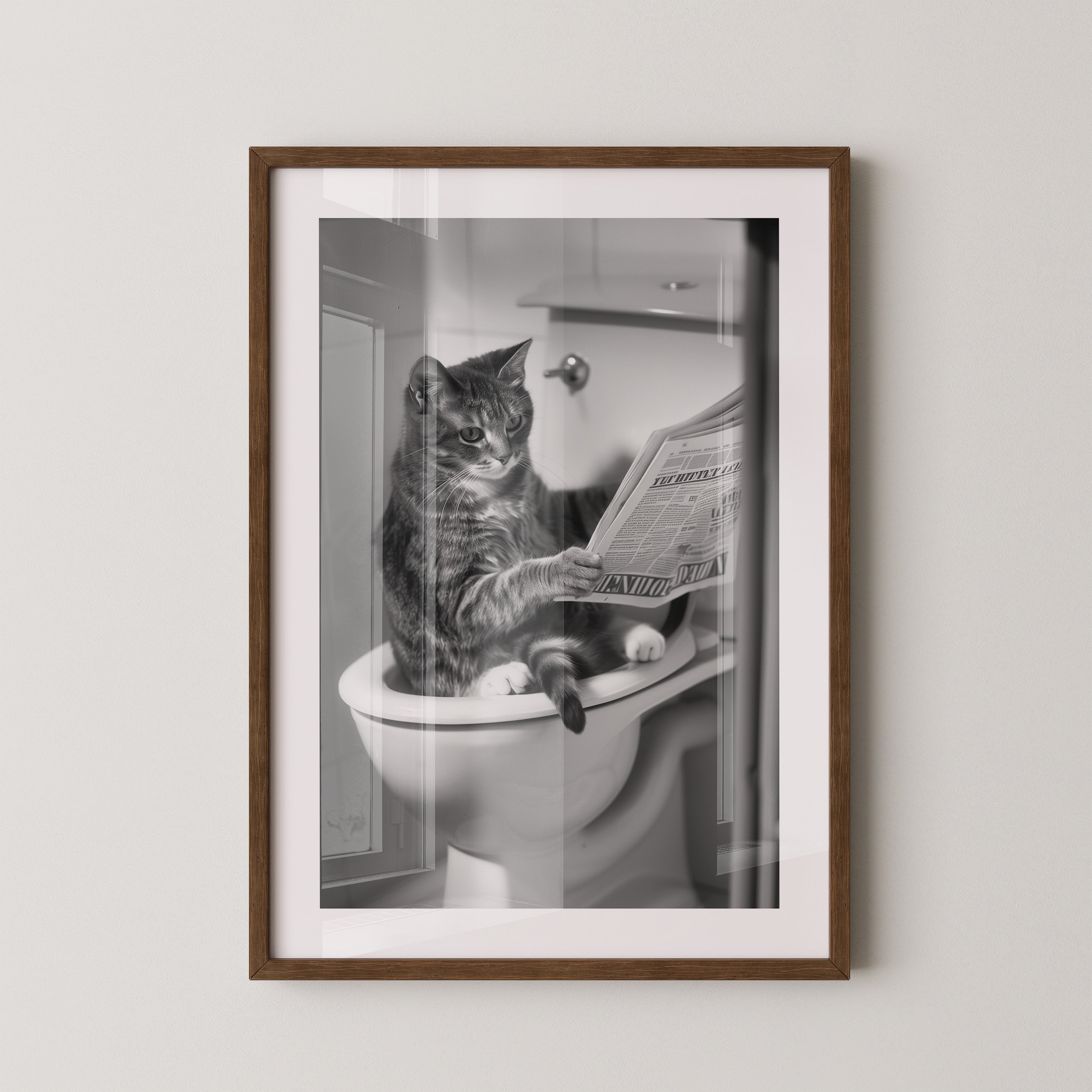 Zeitungslesende Katze S/W