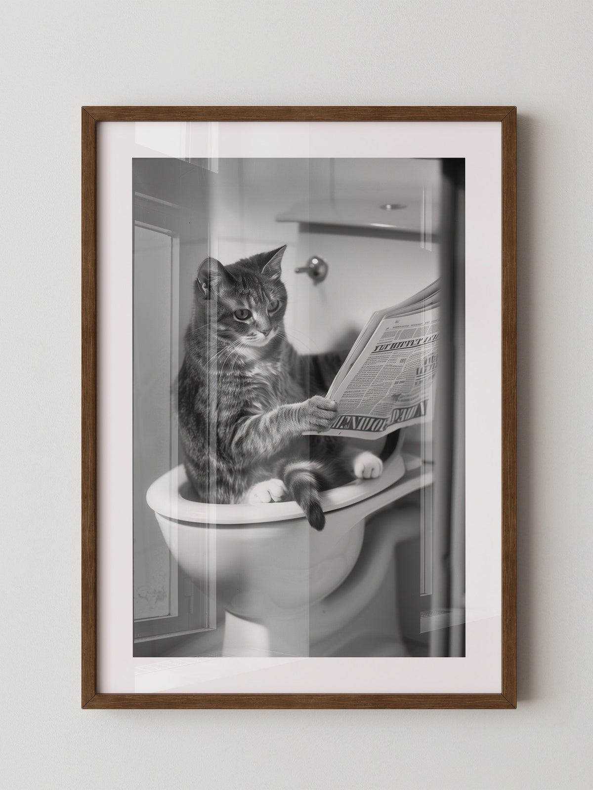 Zeitungslesende Katze S/W