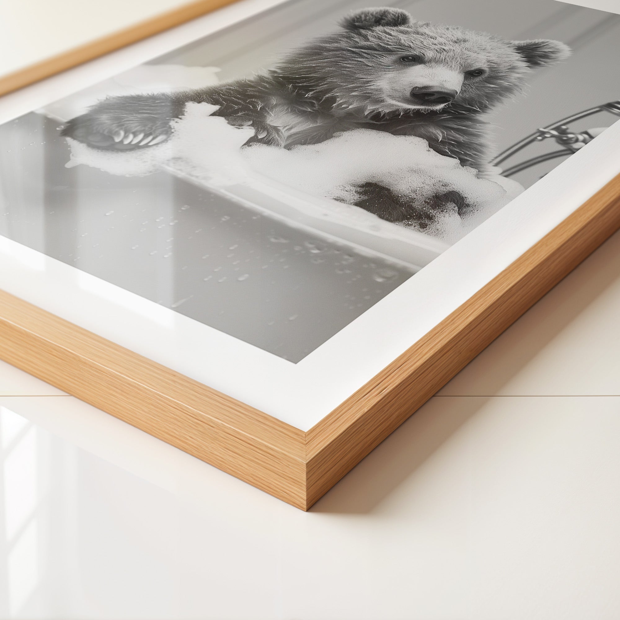 Bärenjunges Schaumbad Schwarzweiß