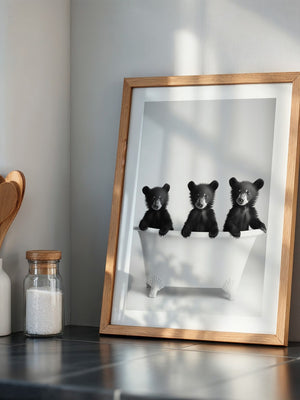 Bärenbabys Badewanne Schwarzweiß