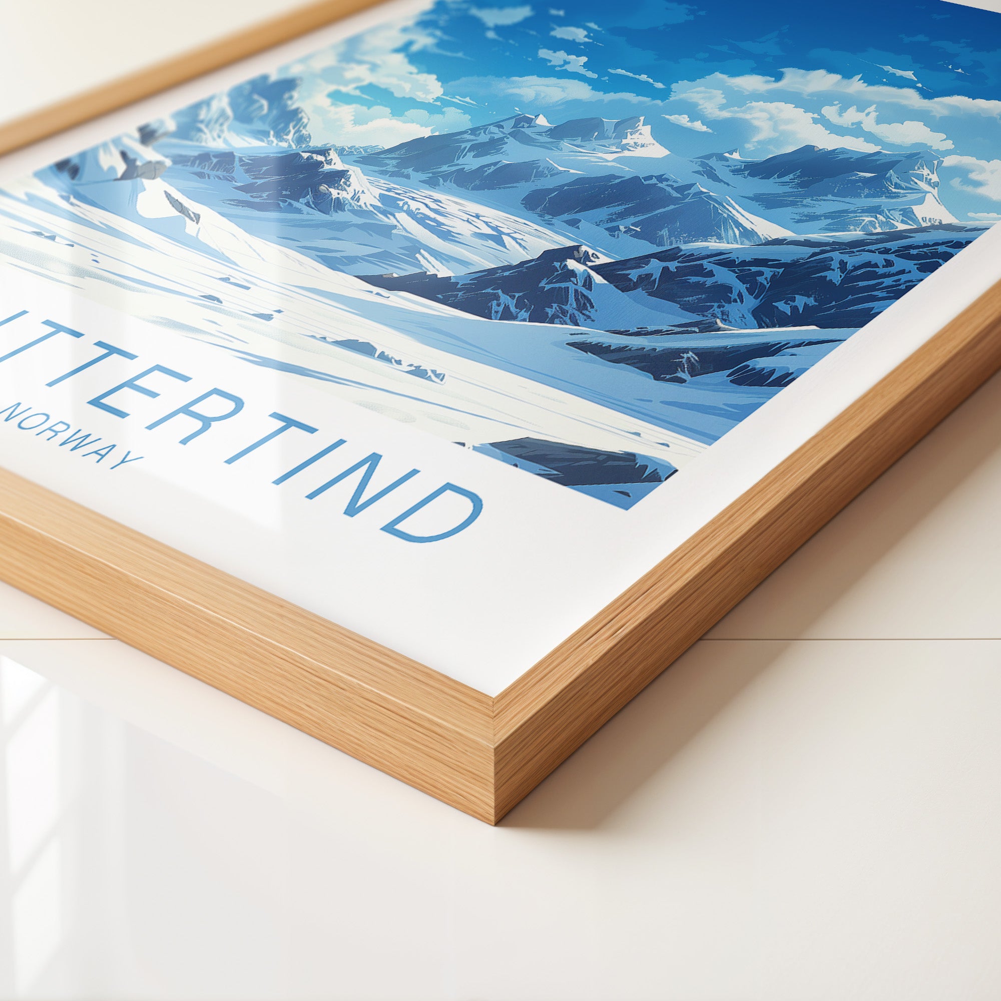 Schneebedeckte Berge in Blau