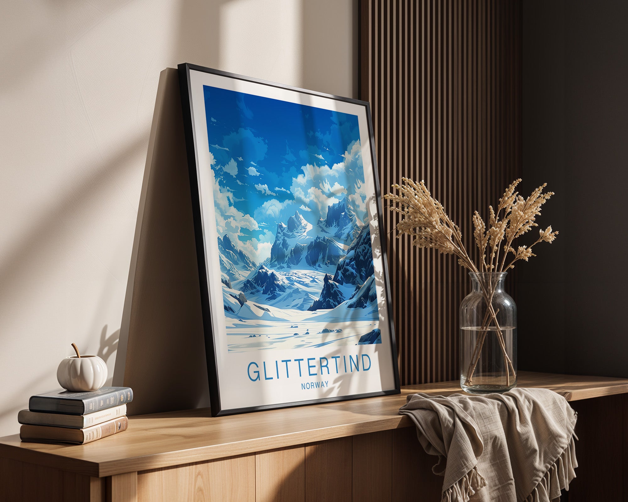 Schneebedeckte Berge in Blau