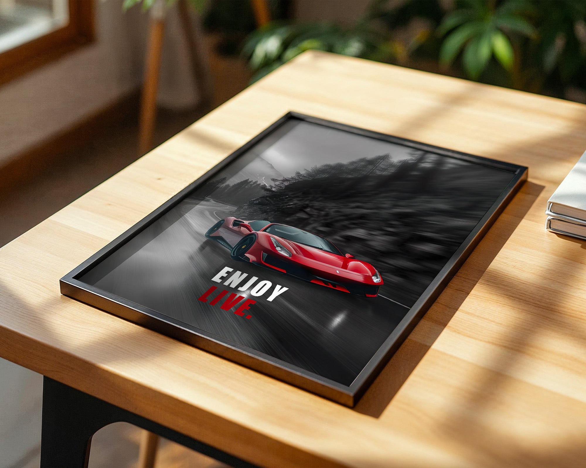 Roter Sportwagen Regenstraße