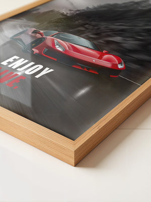 Roter Sportwagen Regenstraße