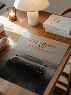 Porsche 911 dynamisch grau