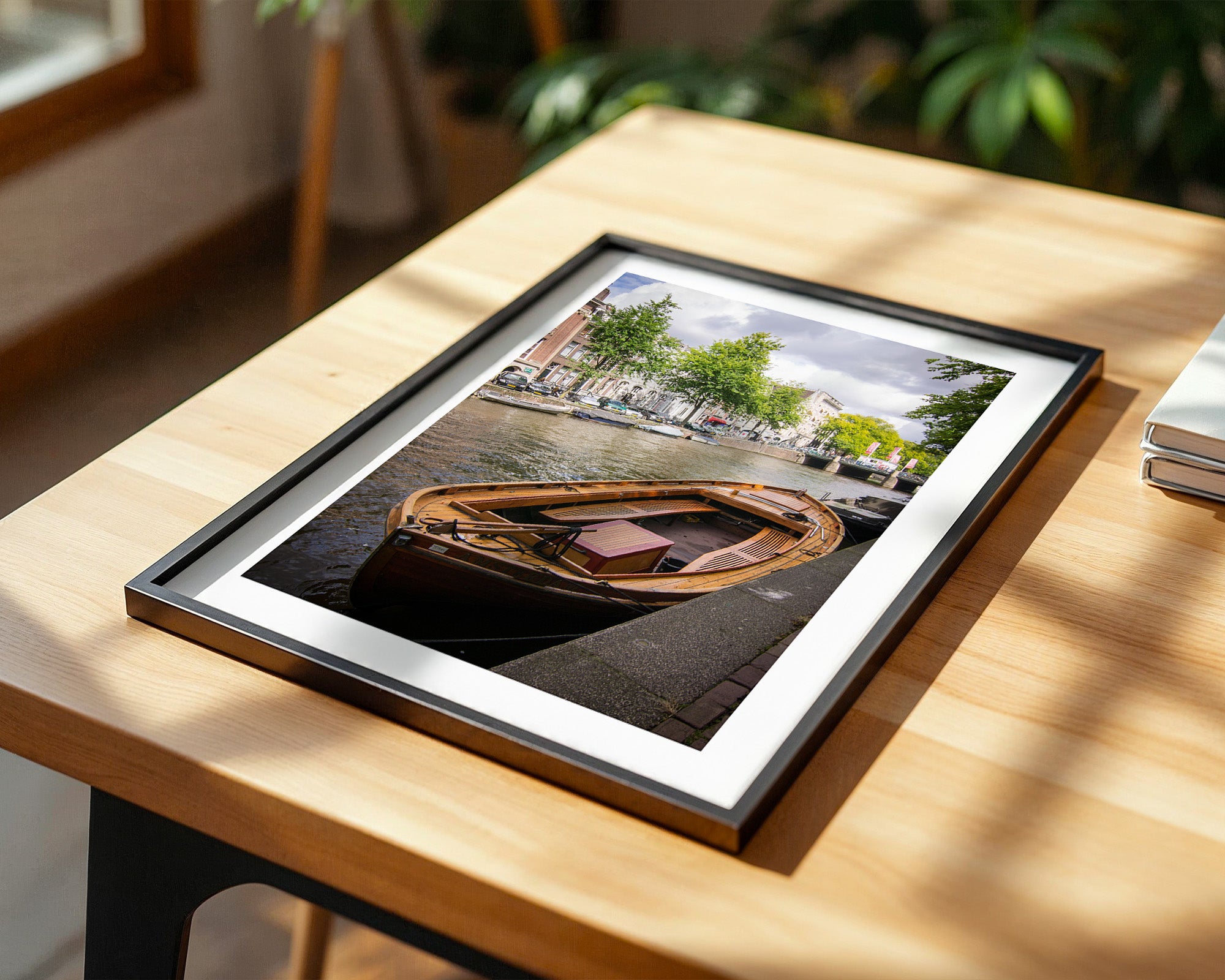 Holzboot Kanalansicht Amsterdam