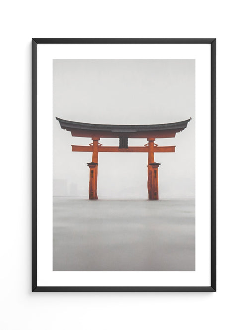 Torii im Nebel Meer
