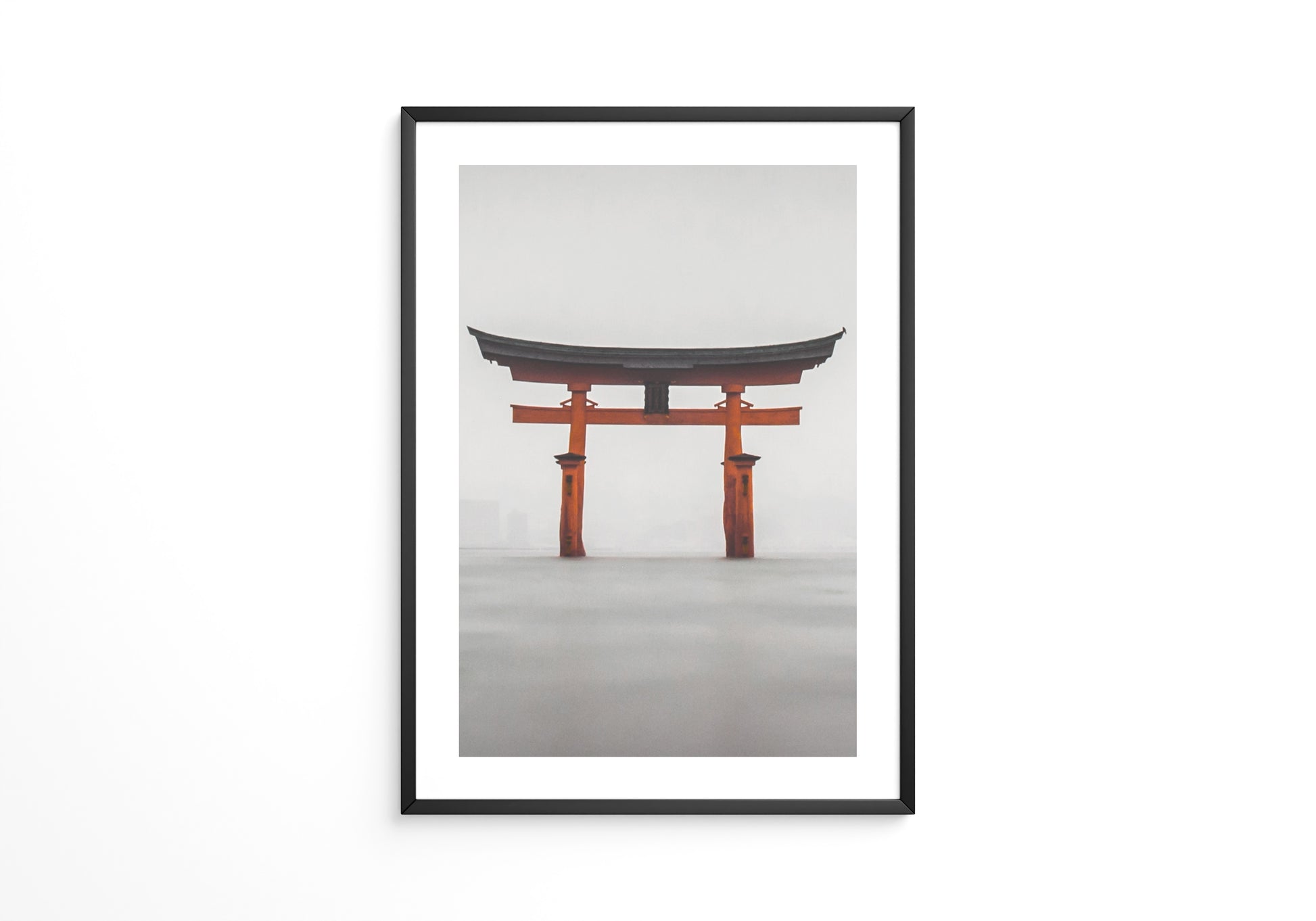 Torii im Nebel Meer