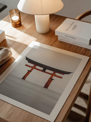 Torii im Nebel Meer