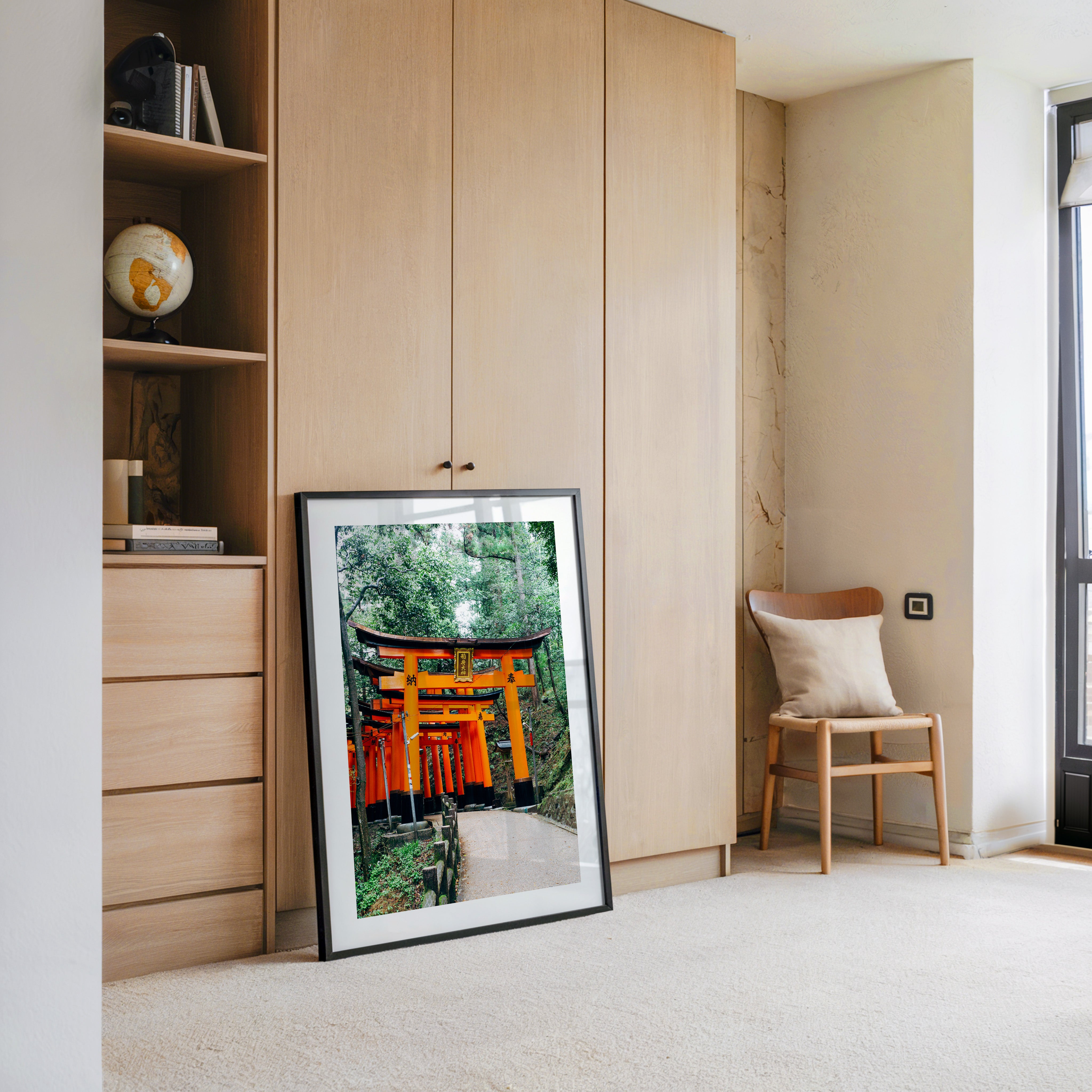 Torii Pfad leuchtend Orange