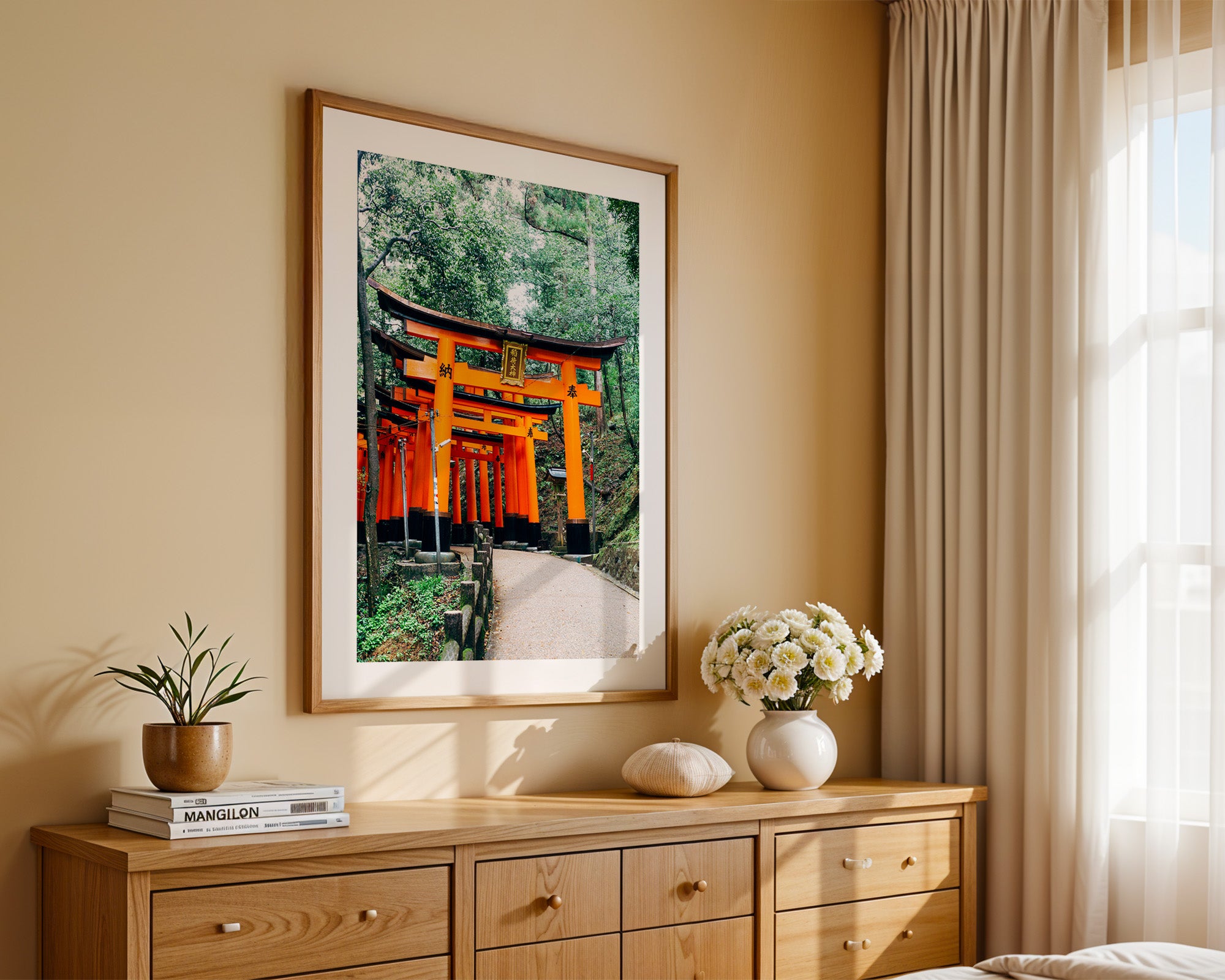 Torii Pfad leuchtend Orange