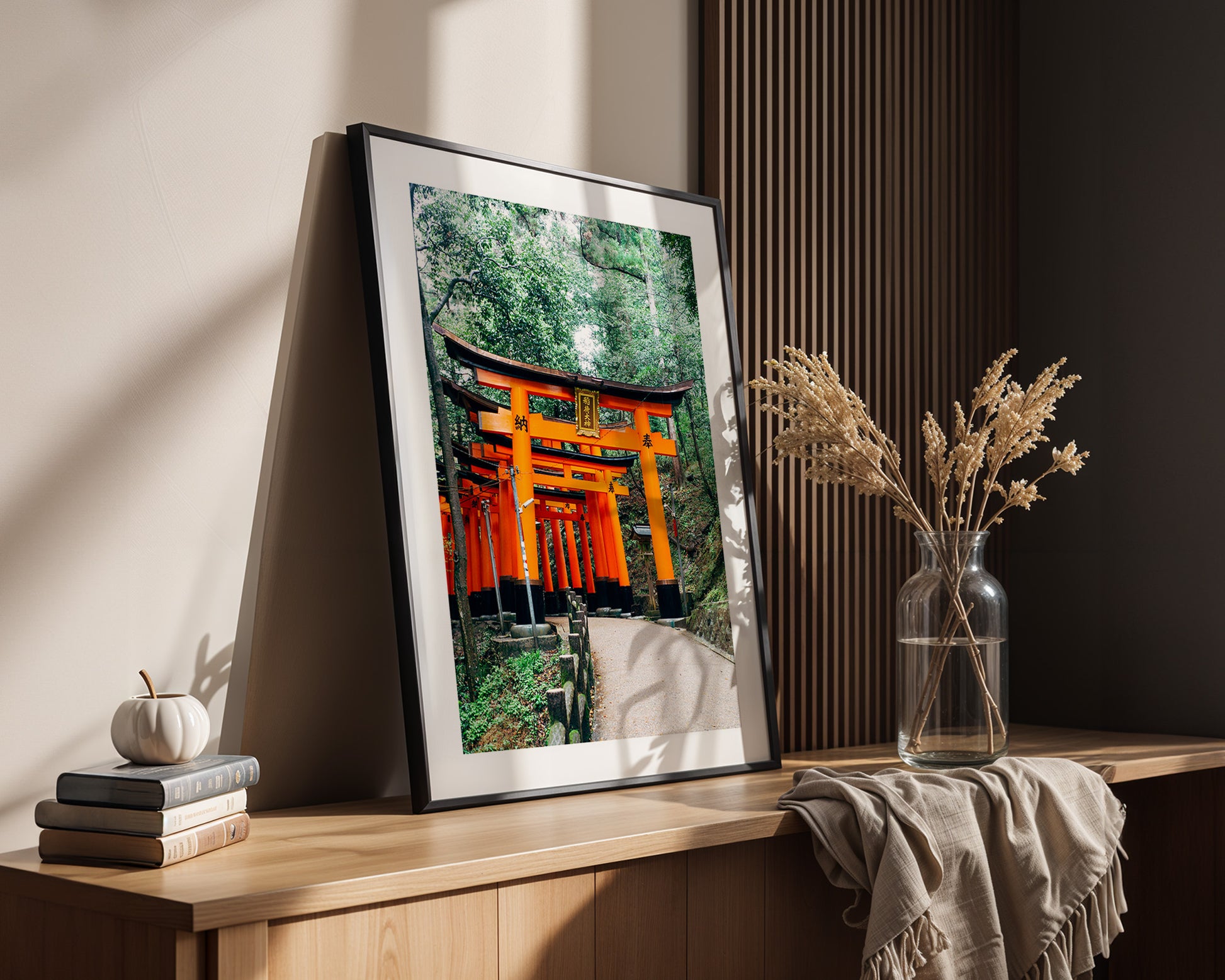 Torii Pfad leuchtend Orange