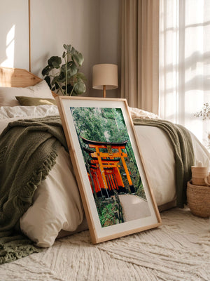 Torii Pfad leuchtend Orange