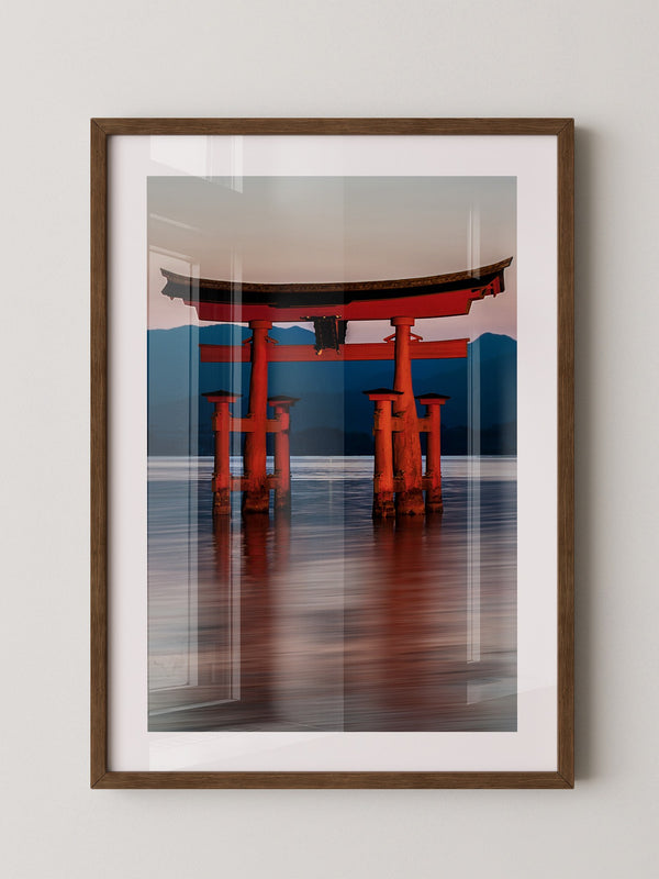 Torii rote Spiegelung
