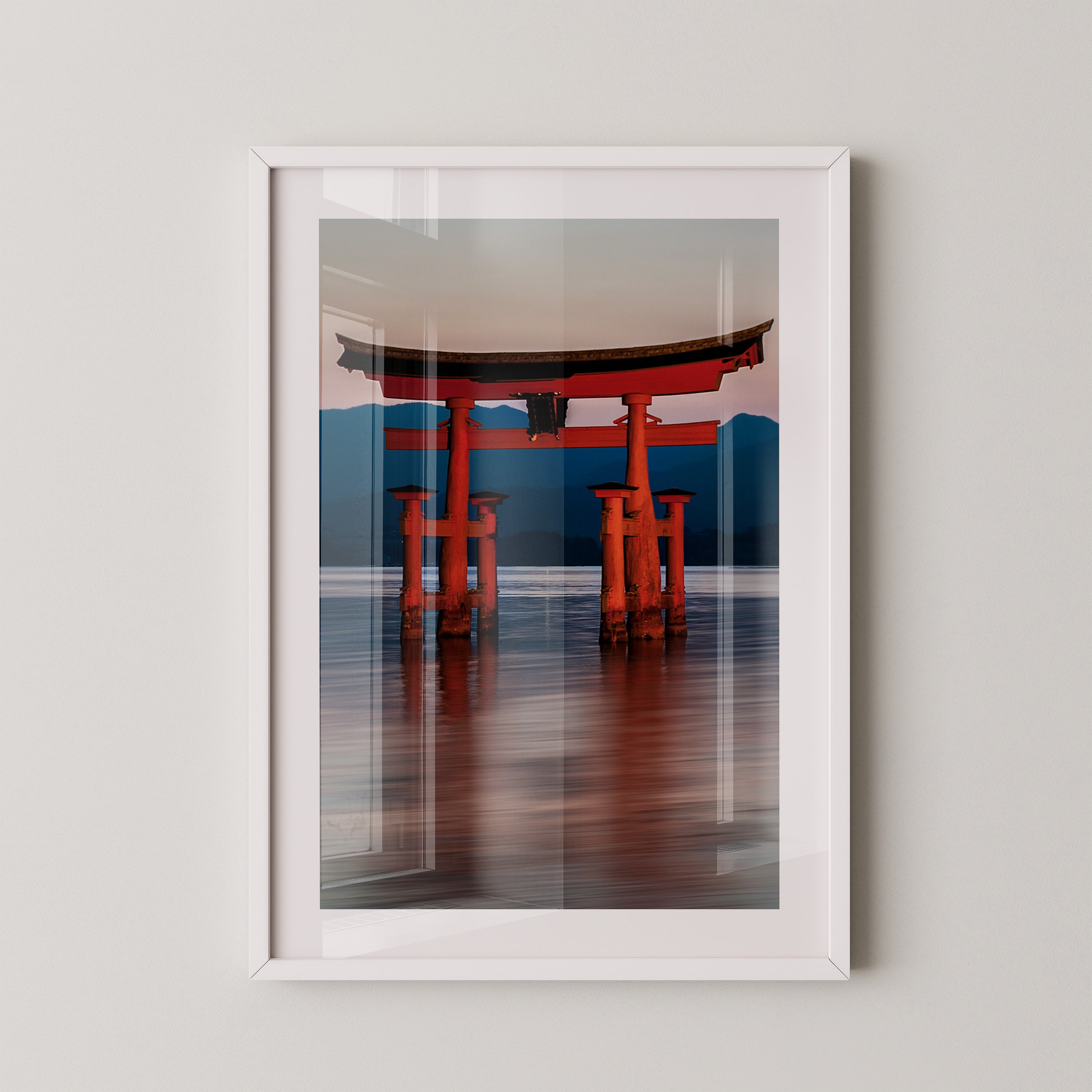 Torii rote Spiegelung