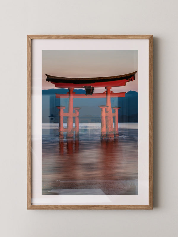 Torii rote Spiegelung