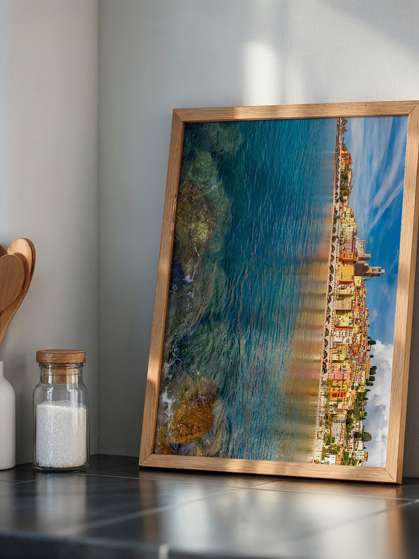 Bunte Küstenhäuser Spiegelung