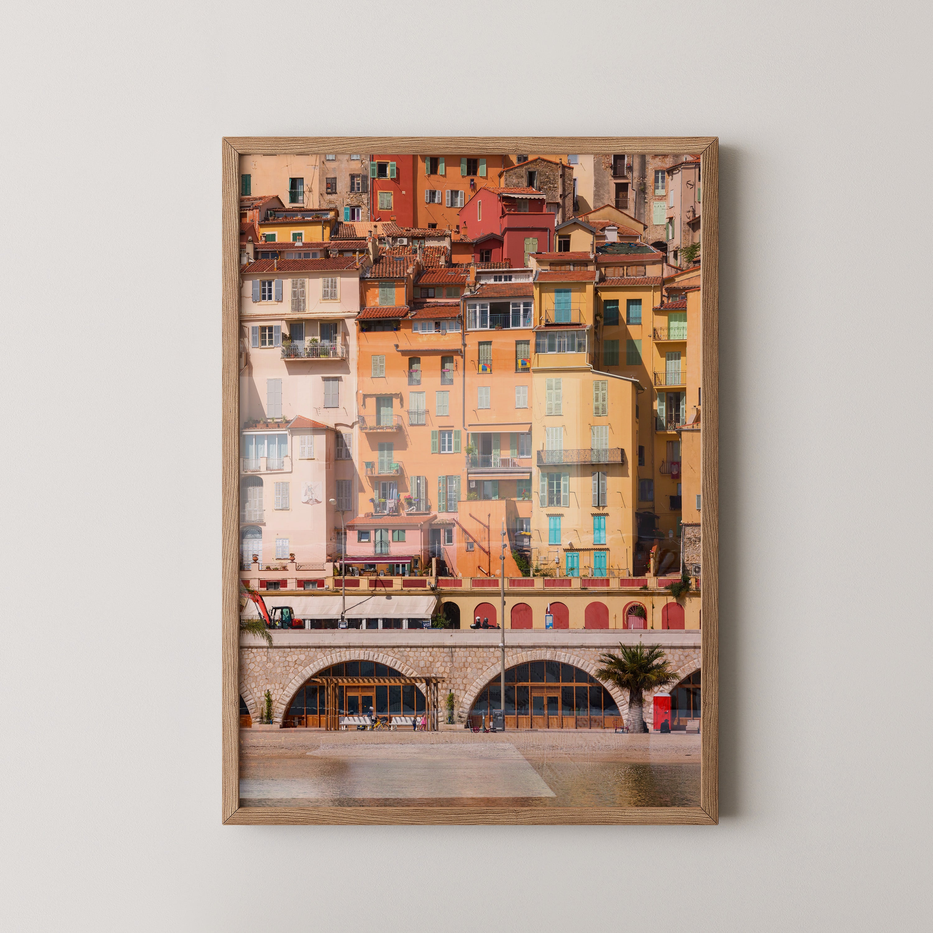 Bunte Häuserfassade am Meer