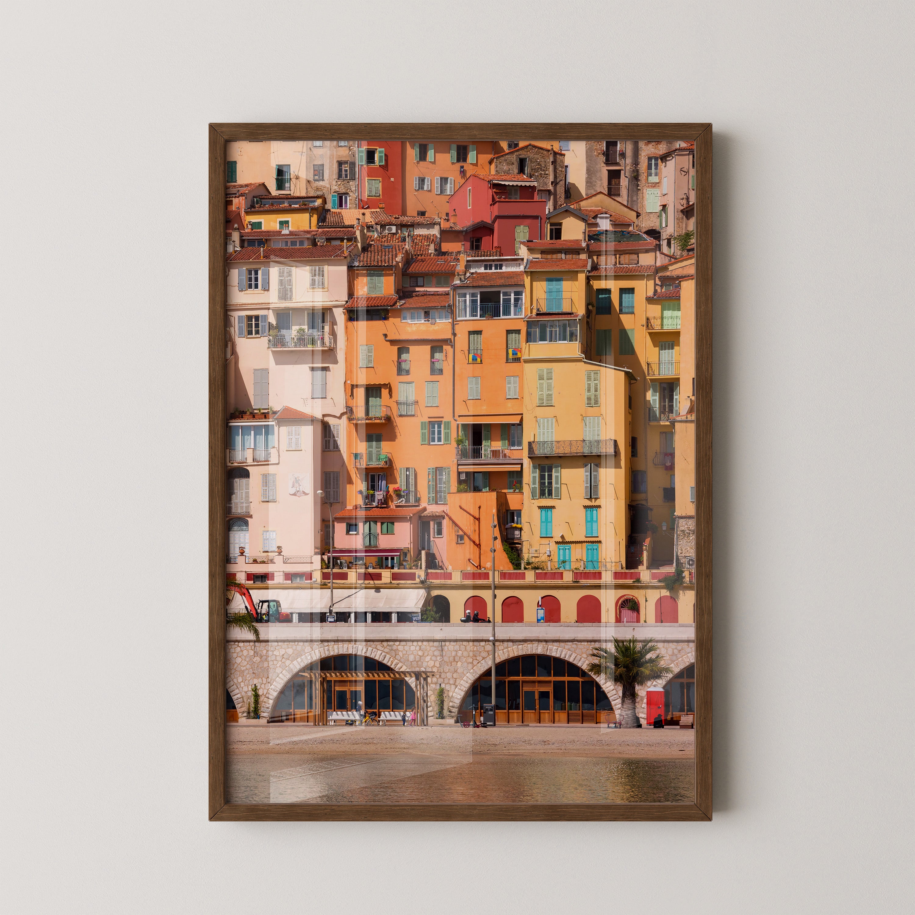 Bunte Häuserfassade am Meer