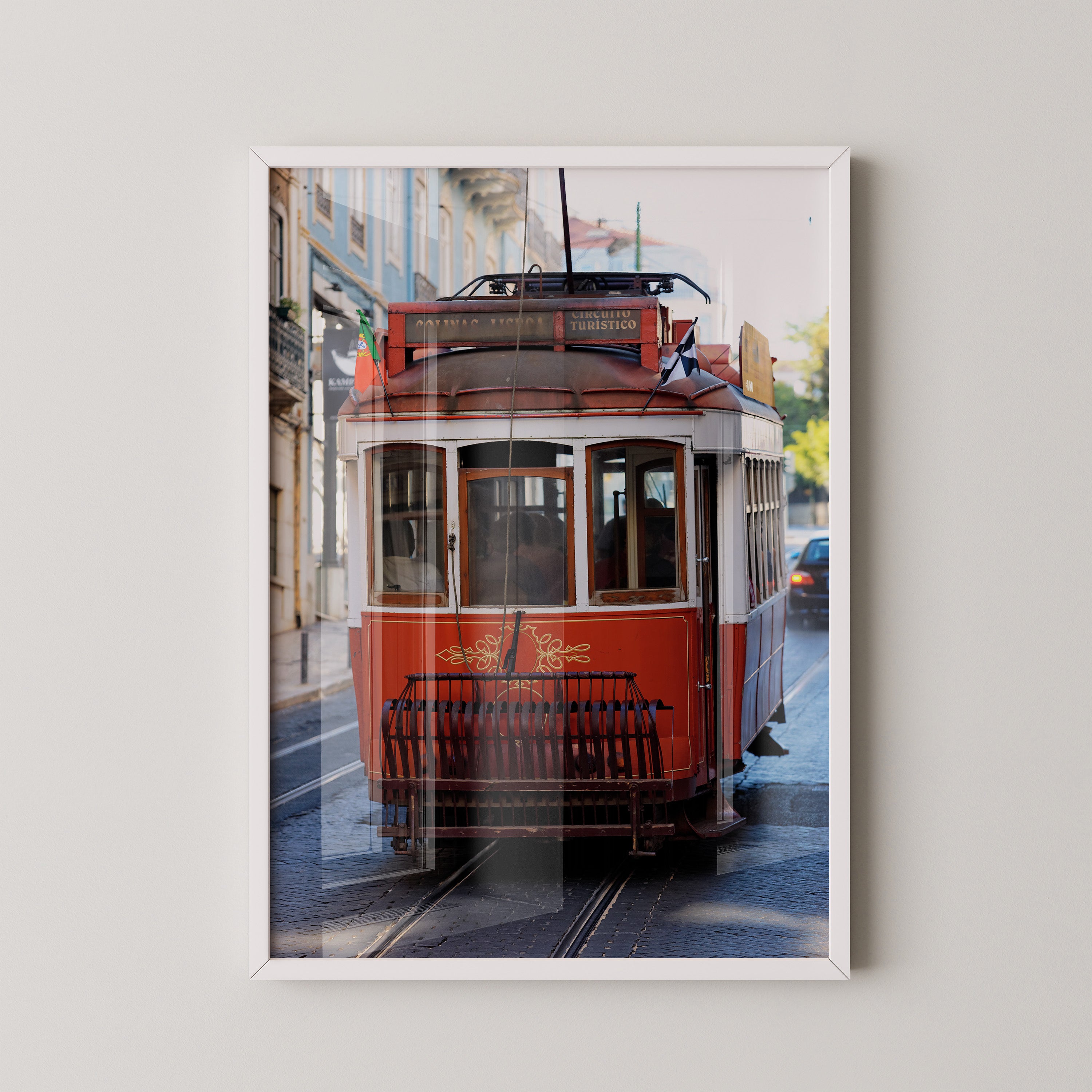 Rote Straßenbahn Lissabon retro