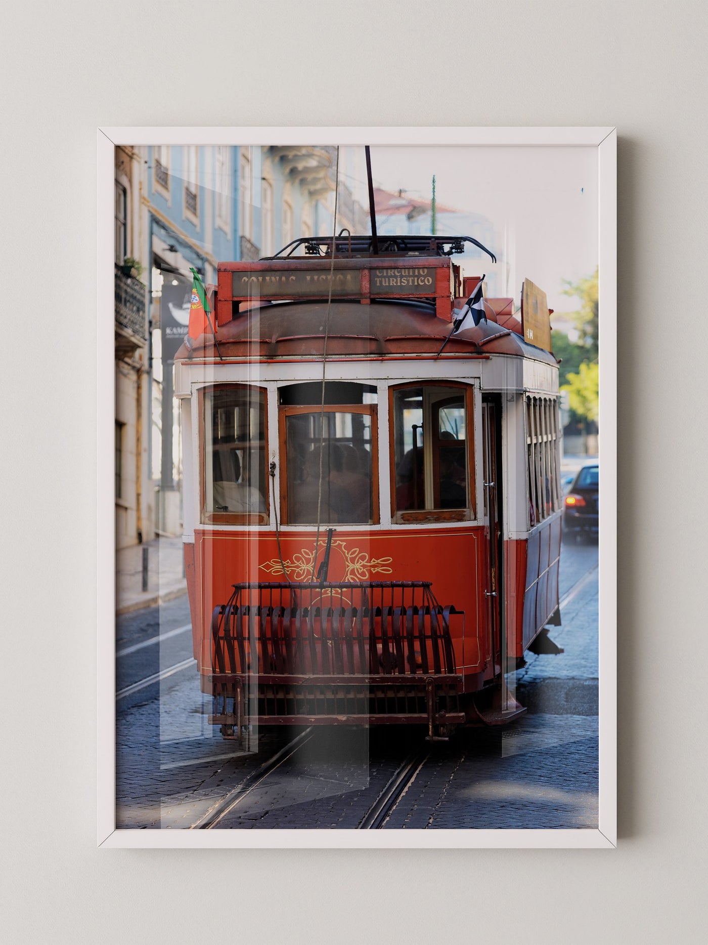 Rote Straßenbahn Lissabon retro
