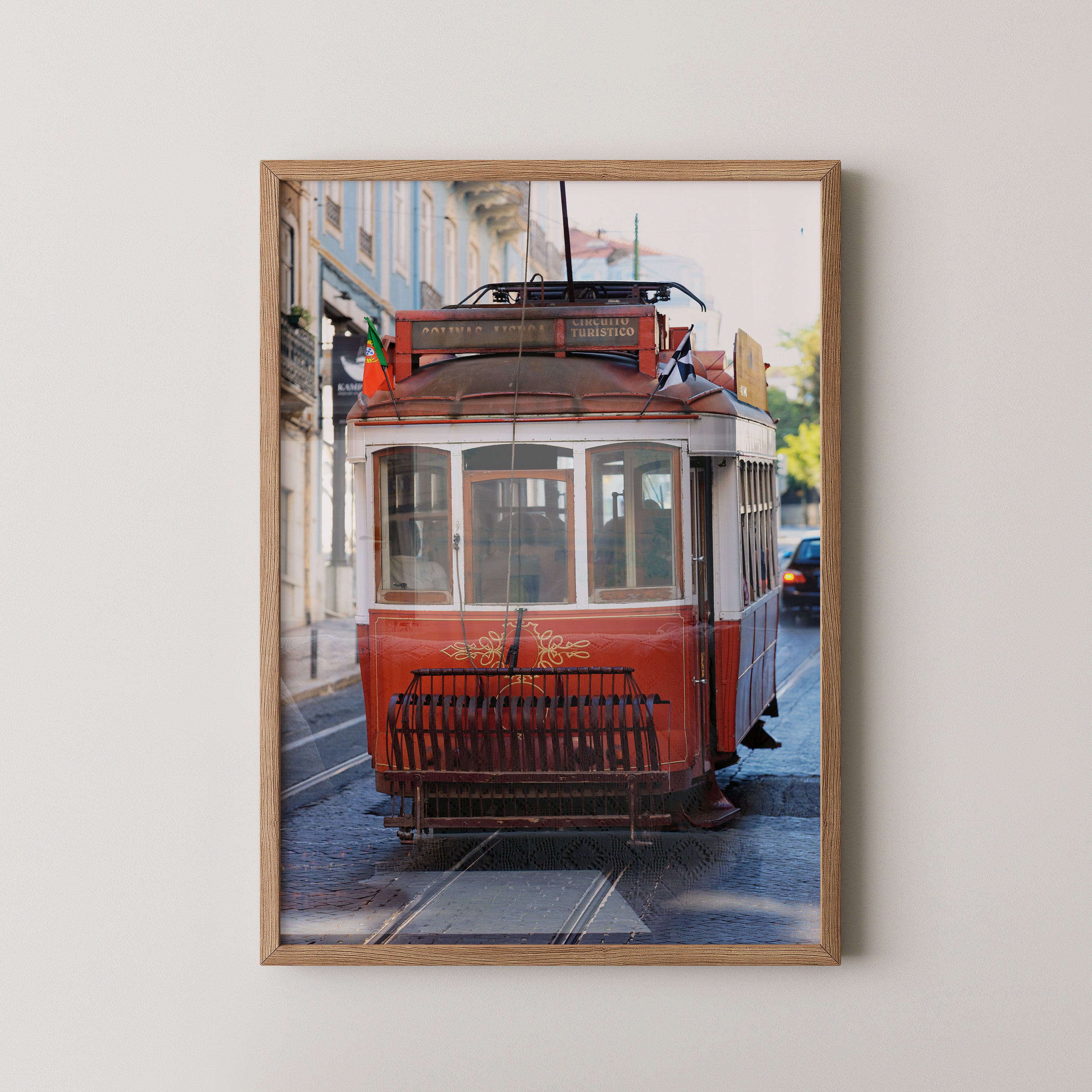 Rote Straßenbahn Lissabon retro