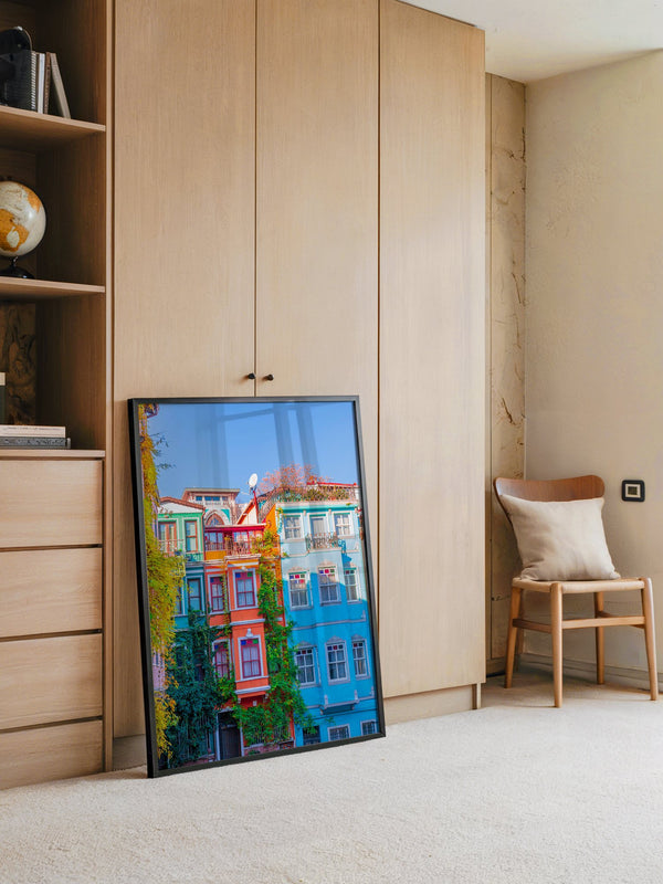 Bunte Häuserfassaden Kletterpflanzen