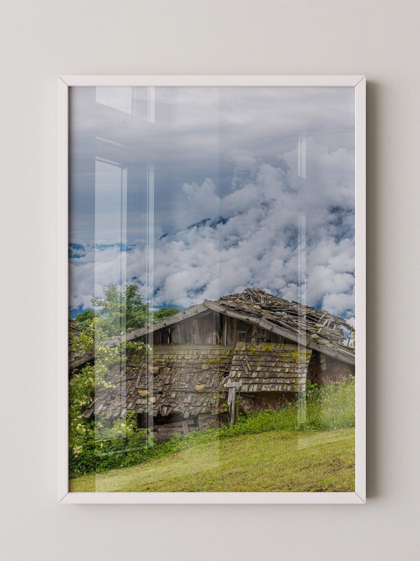 Verfallene Hütte Bergnebel