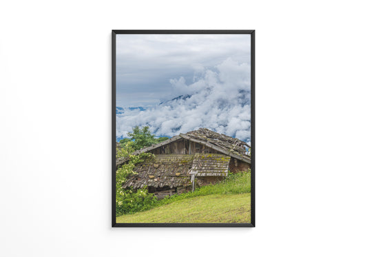 Verfallene Hütte Bergnebel