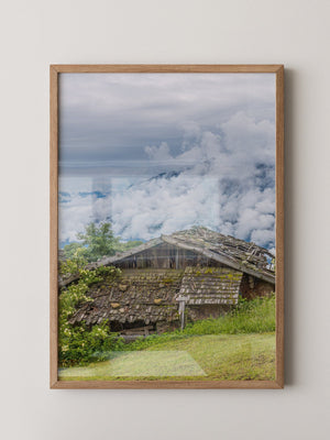 Verfallene Hütte Bergnebel
