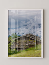 Verfallene Hütte Bergnebel