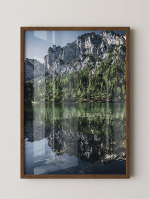 Bergsee Spiegelung alpines Grün