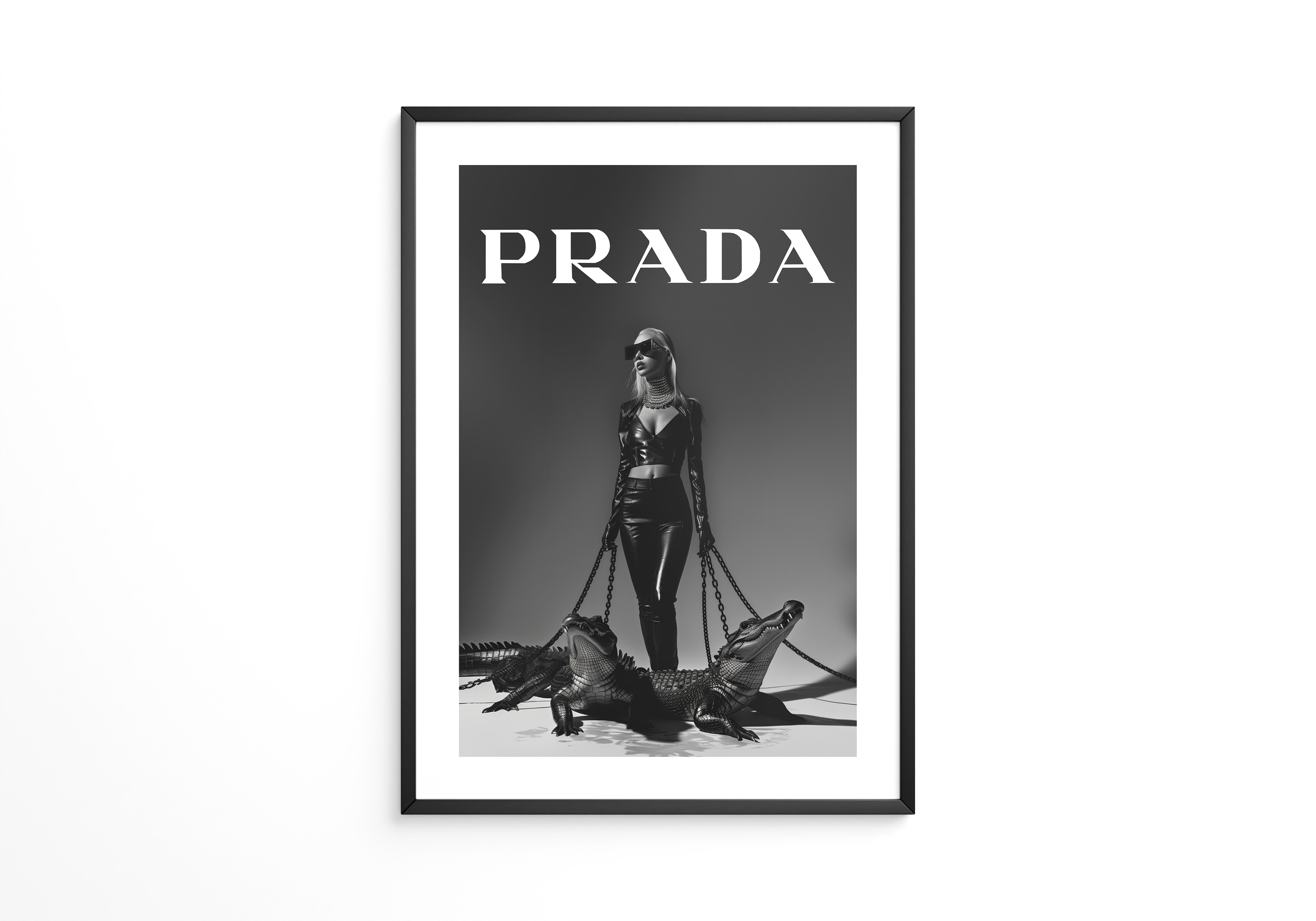 Frau Krokodil schwarzweiß