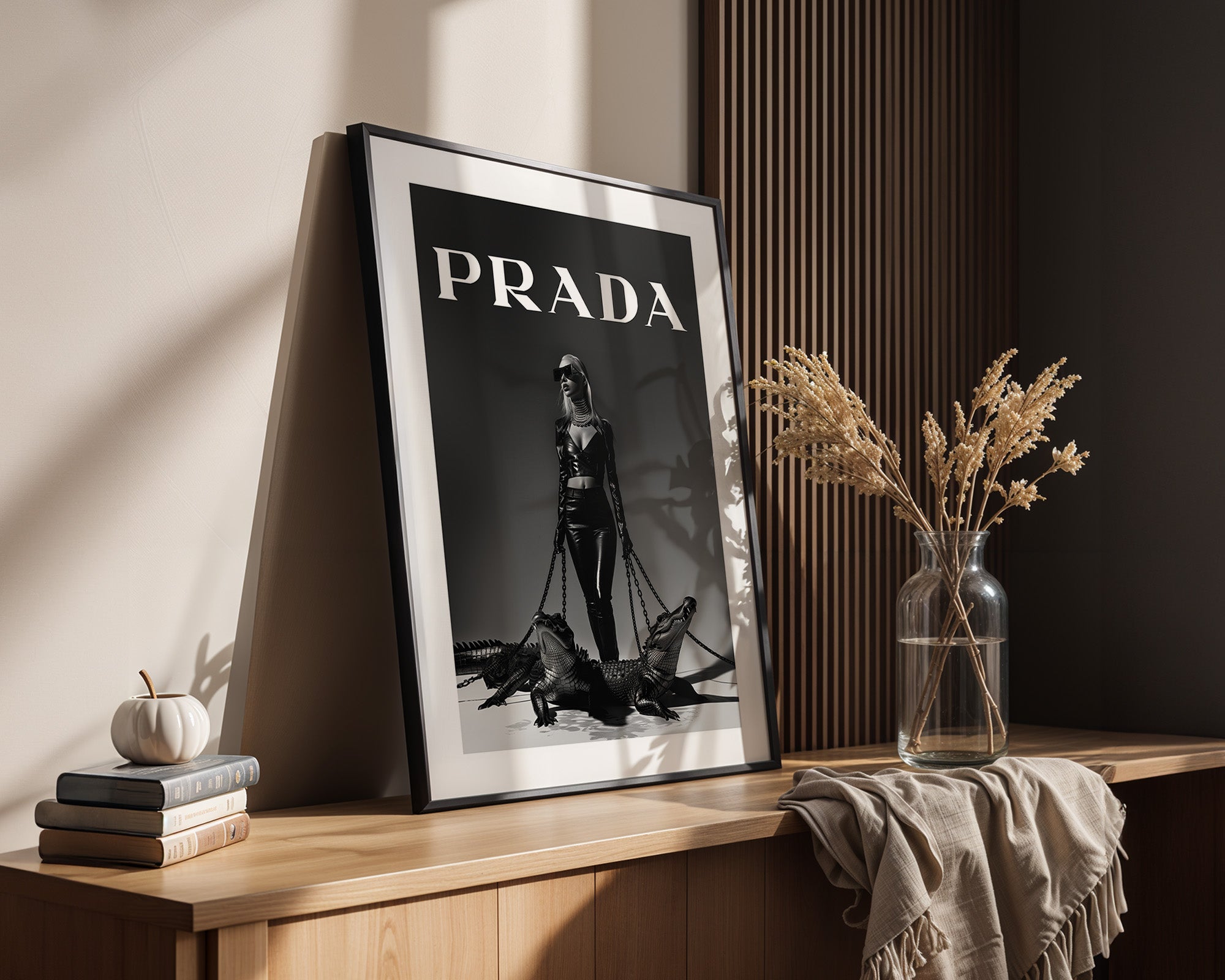 Frau Krokodil schwarzweiß