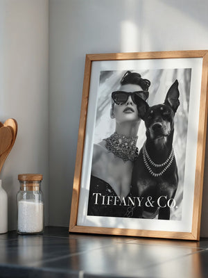 Frau Hund Schwarzweiß Glamour