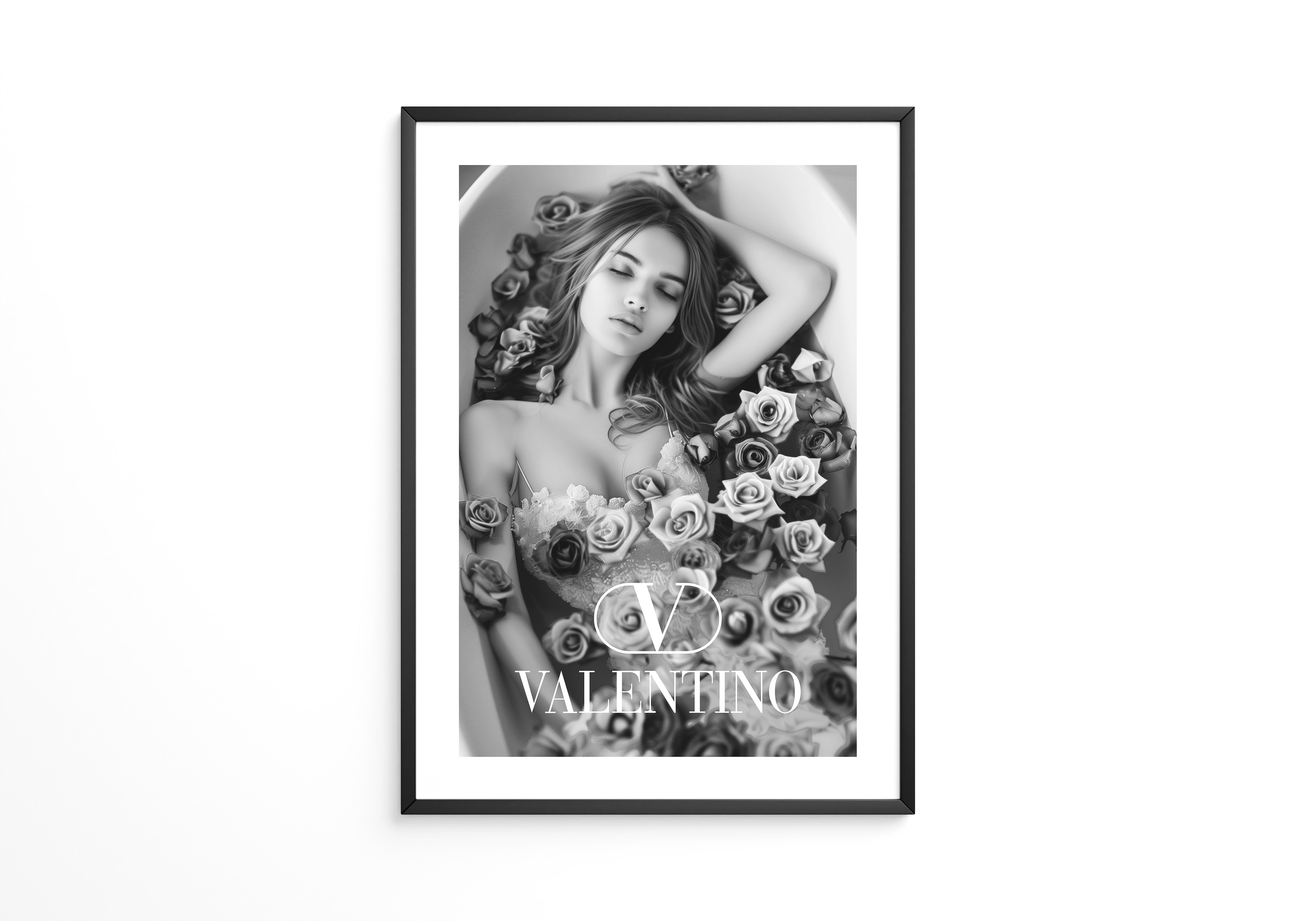 Frau in Rosen Bad Schwarzweiß