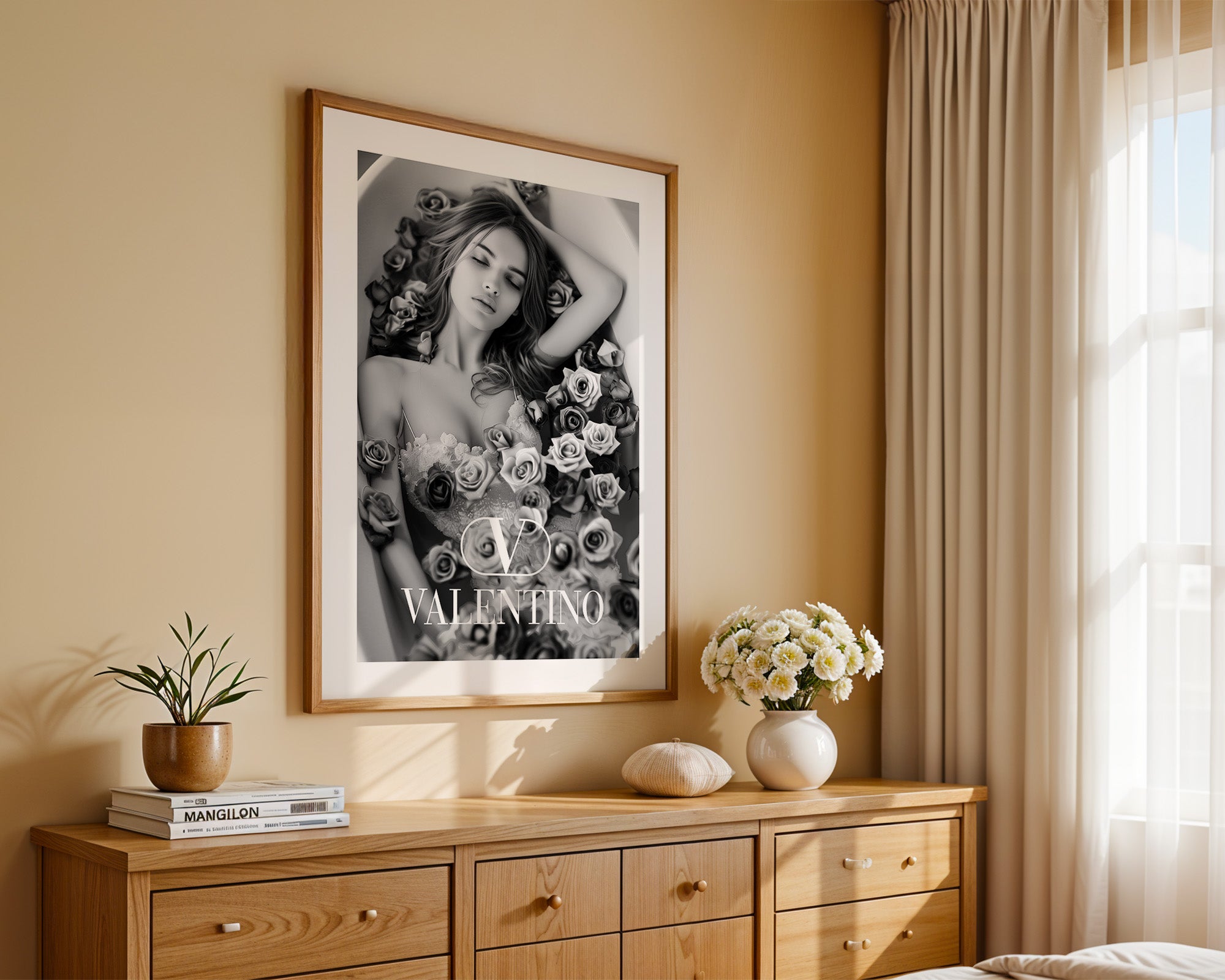 Frau in Rosen Bad Schwarzweiß