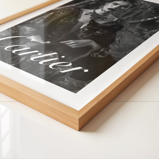 Dame mit Panther Schwarzweiß