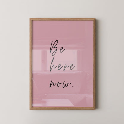 Schriftzug Rosa Minimalistisch