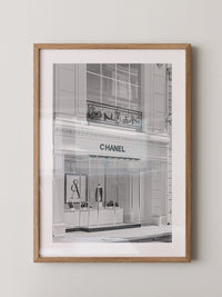 Chanel Ladenfassade Schwarzweiß