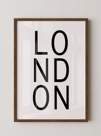 LONDON Schrift vertikal schwarz